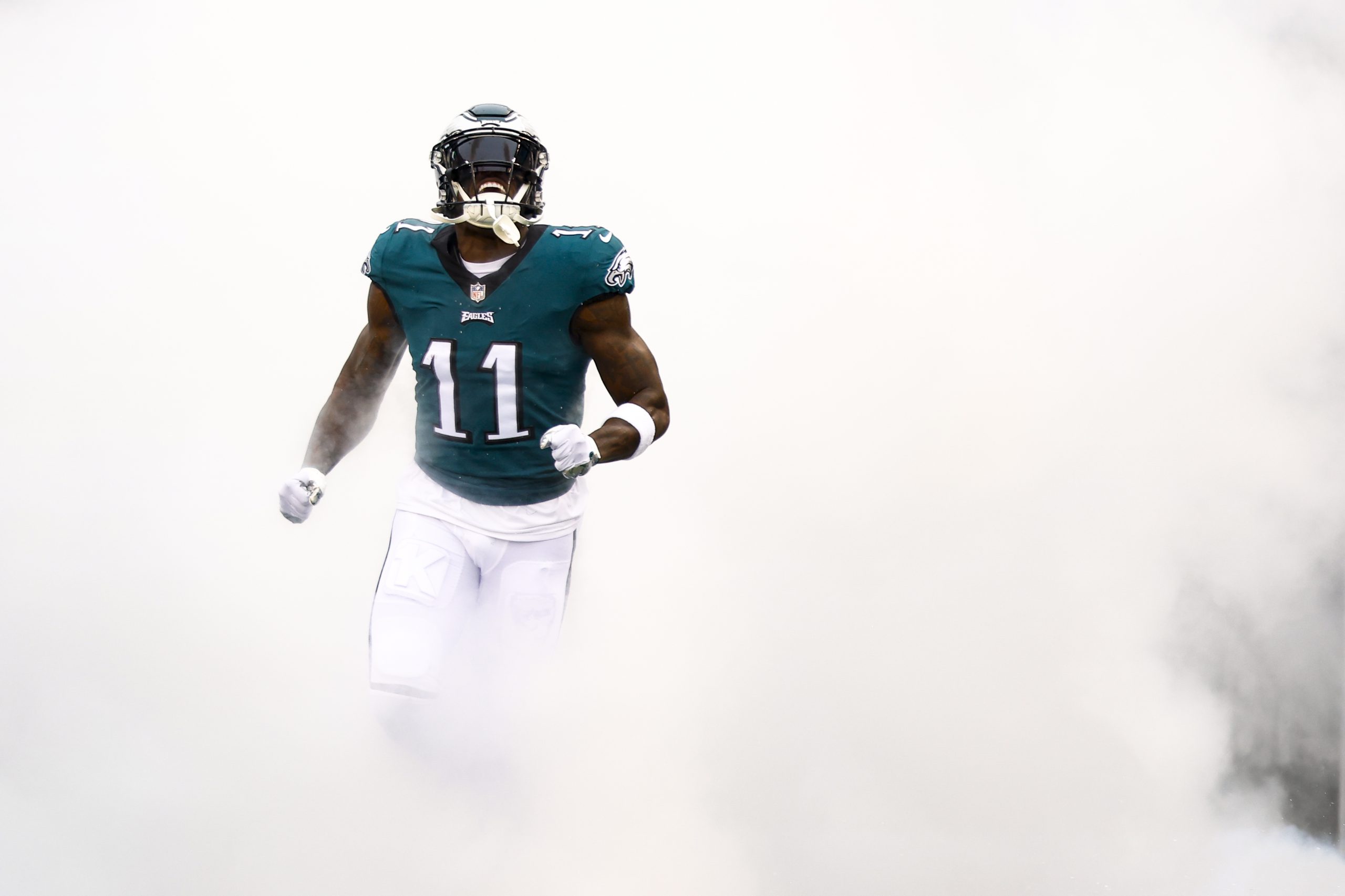 Eagles’ WR AJ Brown Goes Viral Over Showing Up to Playoffs in Unexpected Ride