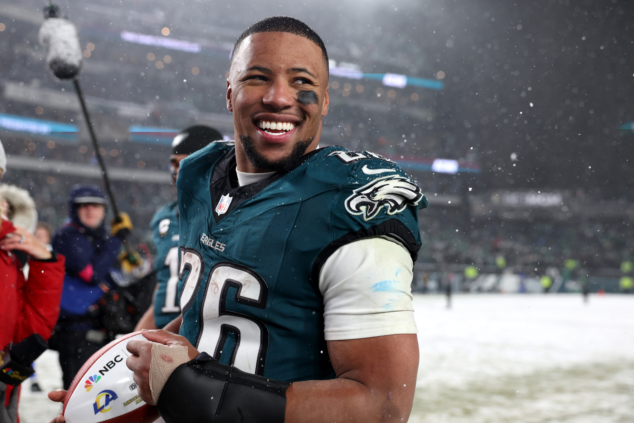 Cowboys Star Calls Saquon Barkley the ‘Best Player in the NFL”