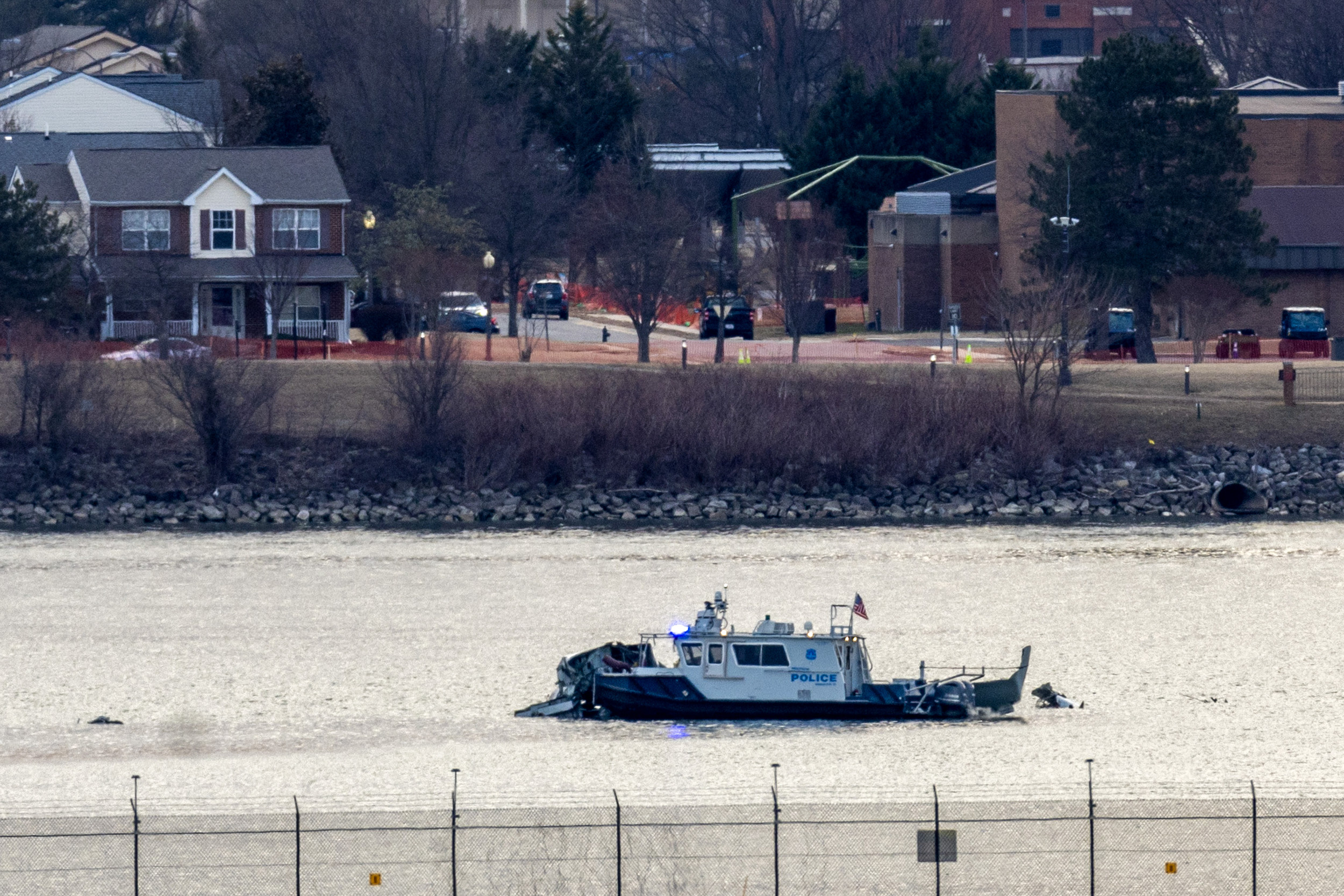US Army Corps of Engineers to Remove Downed Jet From Potomac on Monday
