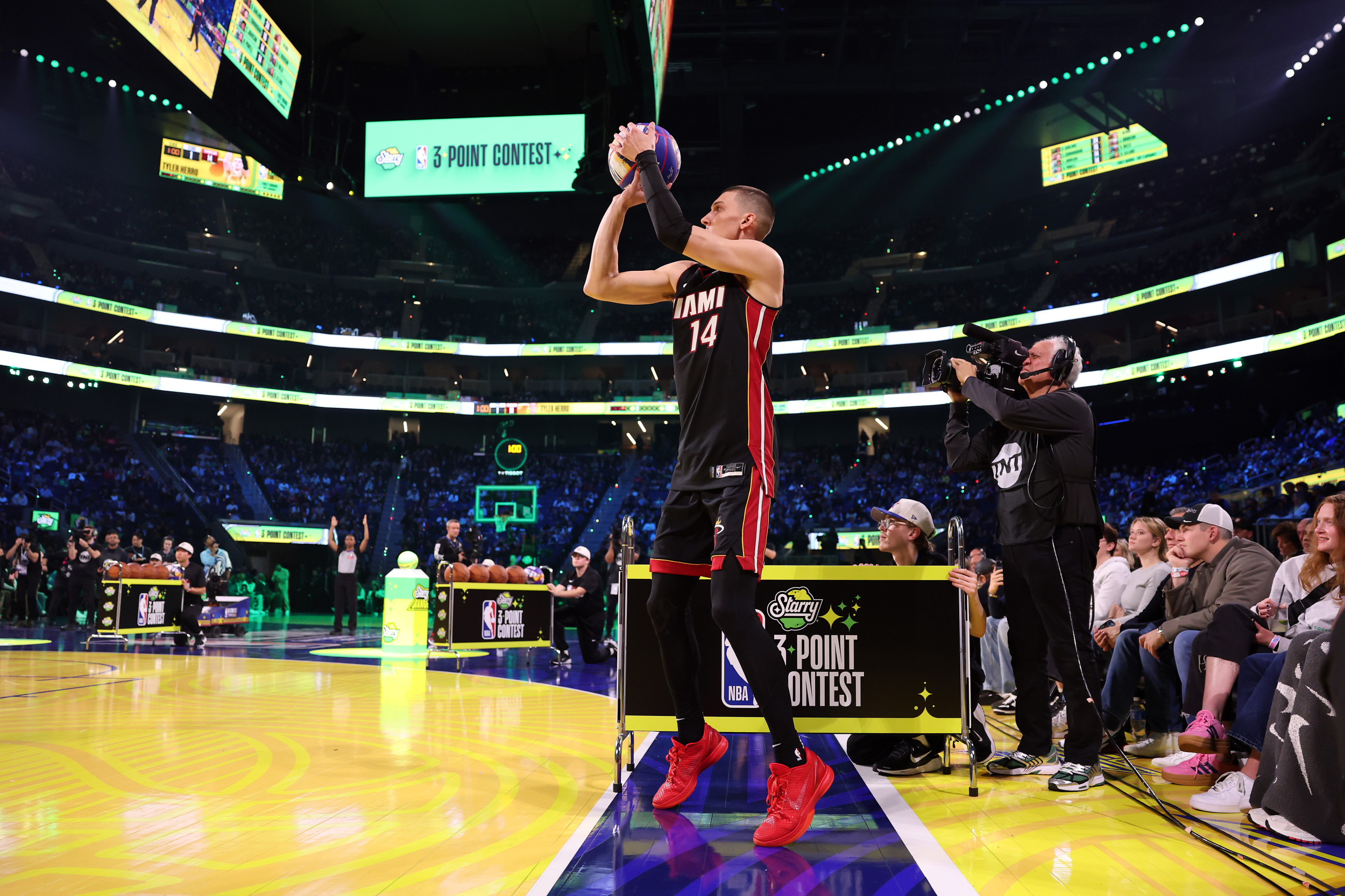 Tyler Herro Takes Down Buddy Hield to Win NBA All-Star 3-Point Contest
