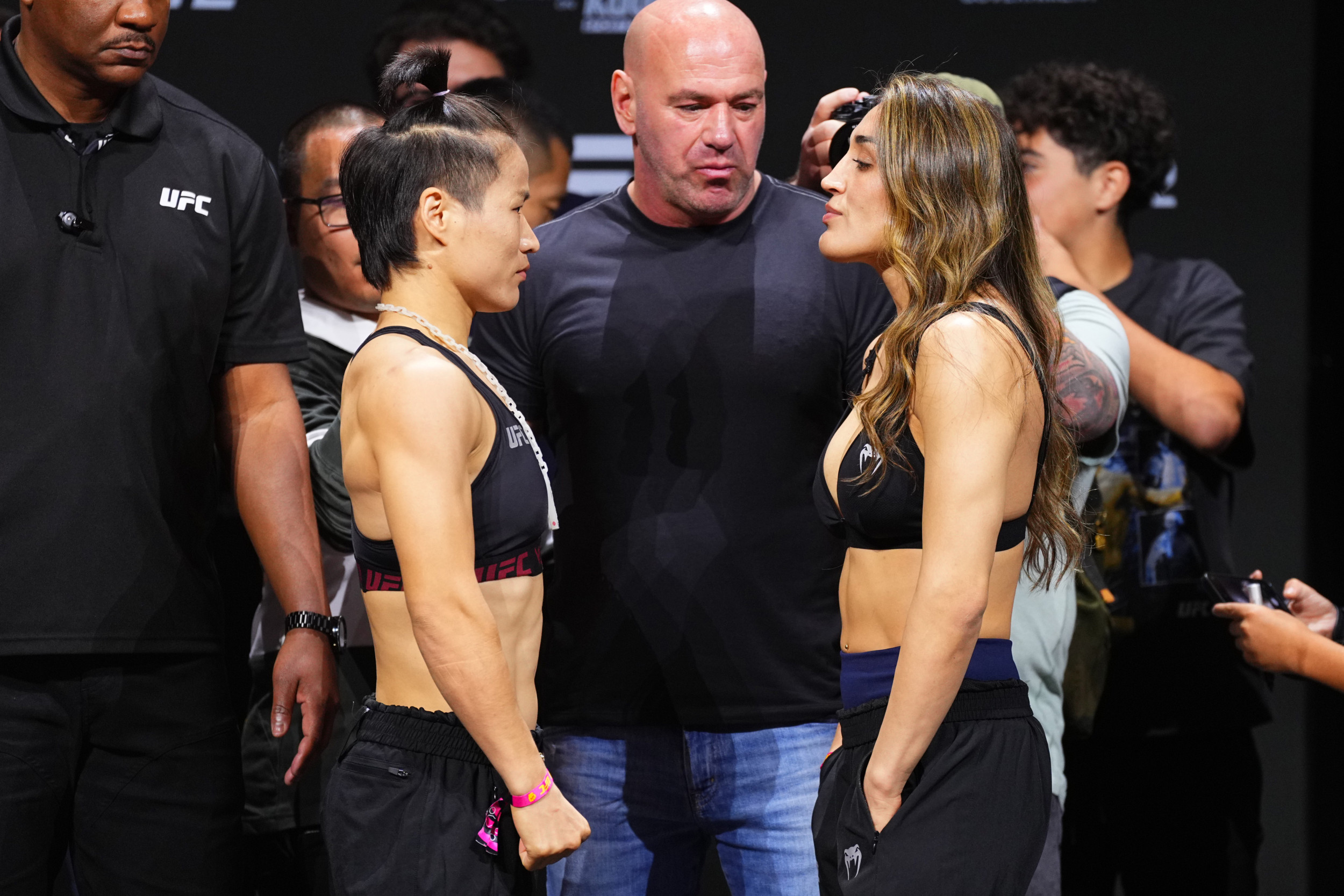 UFC 312: Zhang Weili Dominates Tatiana Suarez to Retain Women’s Strawweight Title