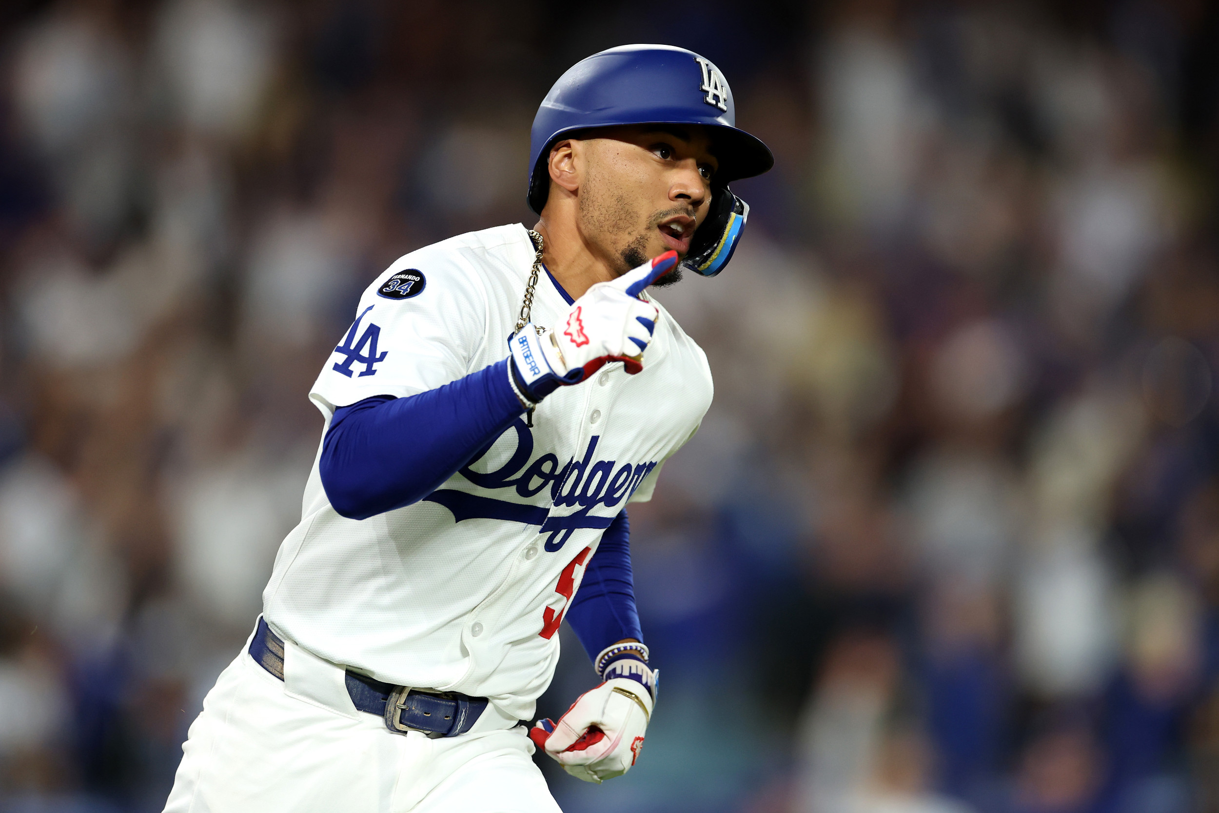 Dodgers’ Dave Roberts Reveals More Details on Injury to Mookie Betts