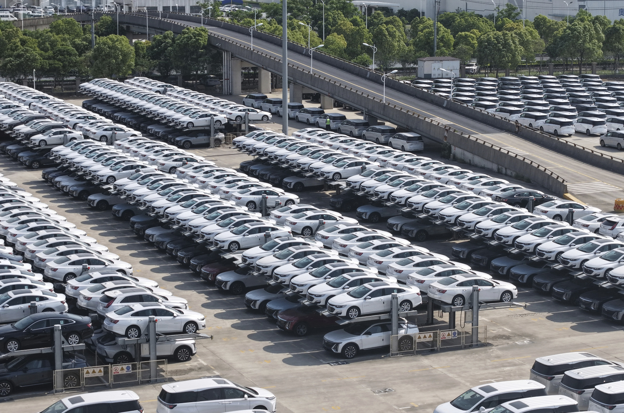 GM Ends US Vehicle Exports to China Amid Trade Tensions