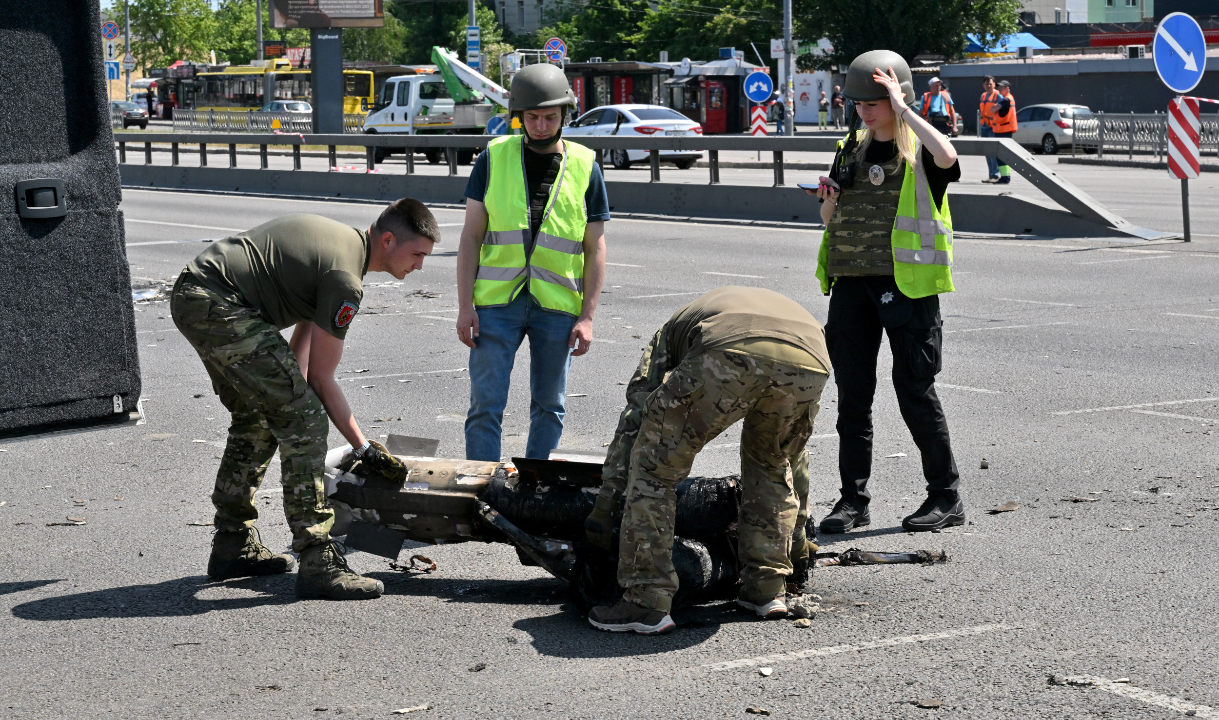 Russia Hits Kyiv in Massive Ballistic Missile Strike