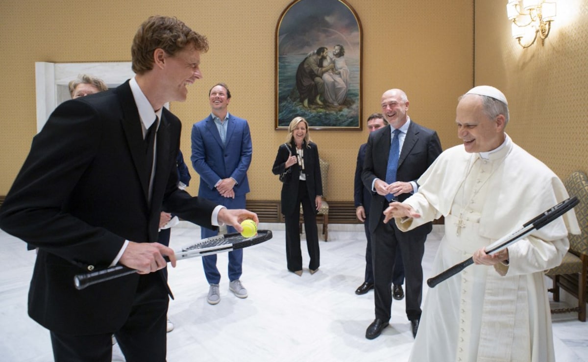 World No. 1 Jannik Sinner Meets Tennis Fan Pope Leo XIV, Presents Him Tennis Racket