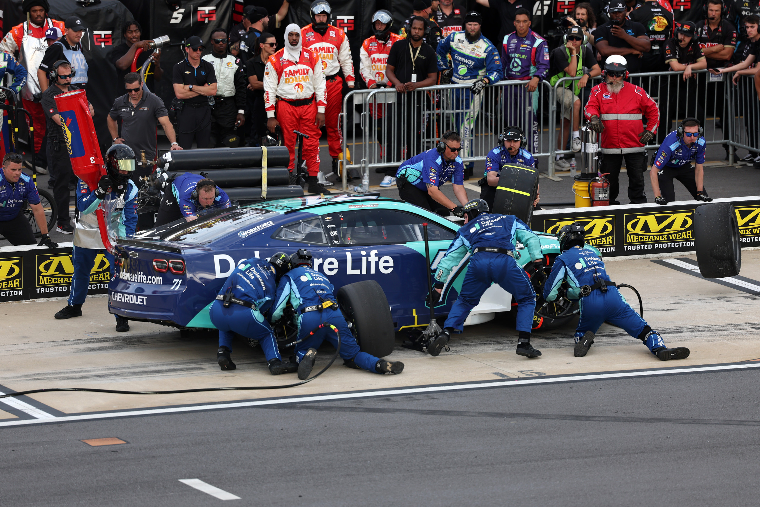 Which NASCAR Pit Crew Bagged Staggering $100,000 Prize In North Wilkesboro?
