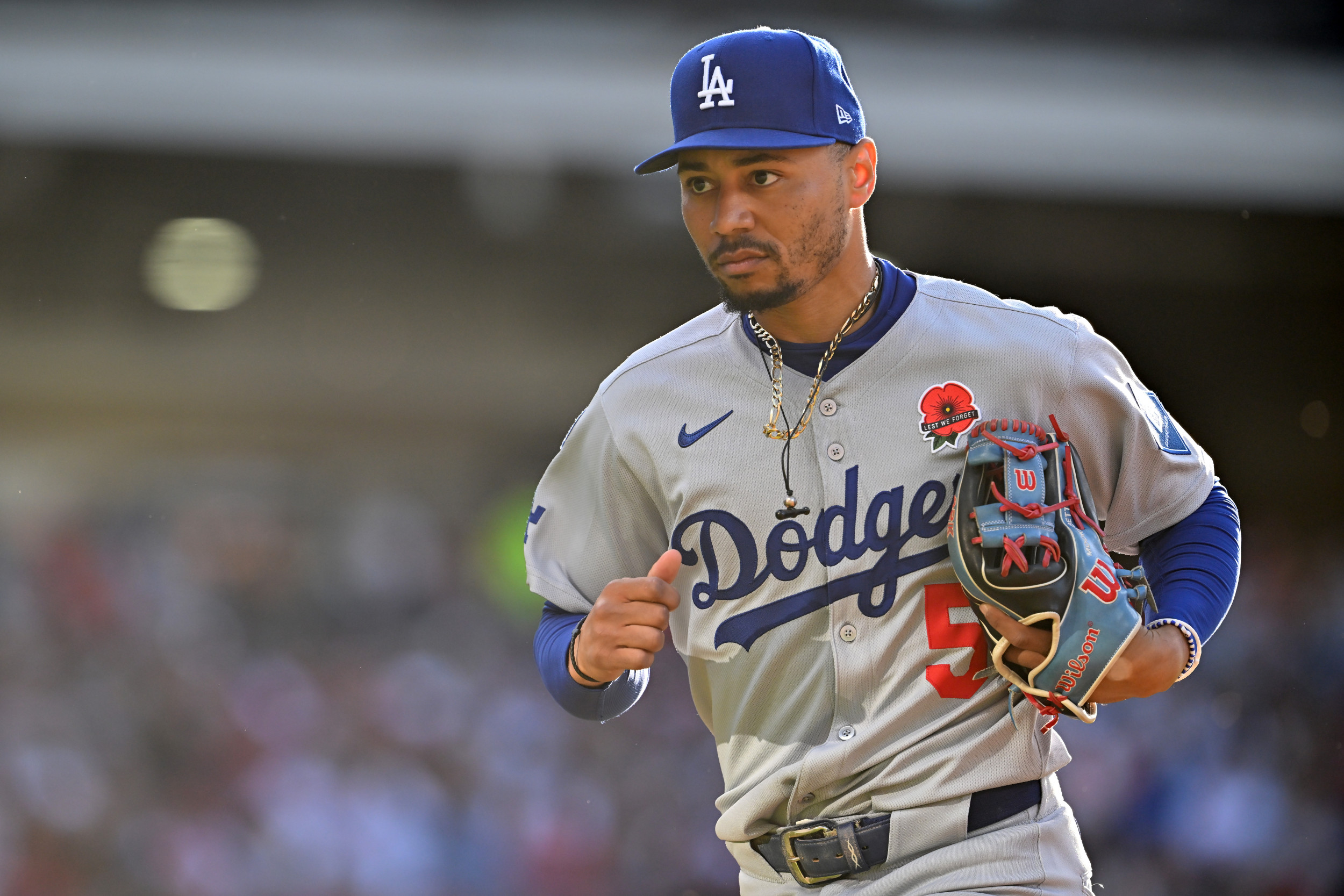 Dodgers’ Mookie Betts Has Foot Injury, May Get X-Rays