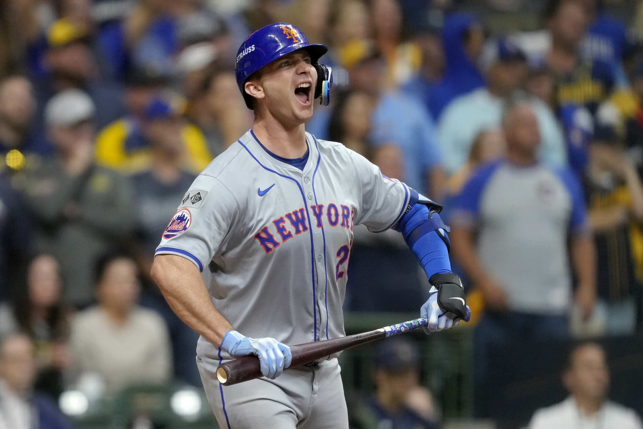 Mets Risk Losing Pete Alonso to Hated NL East Rival After Contract Opt-Out