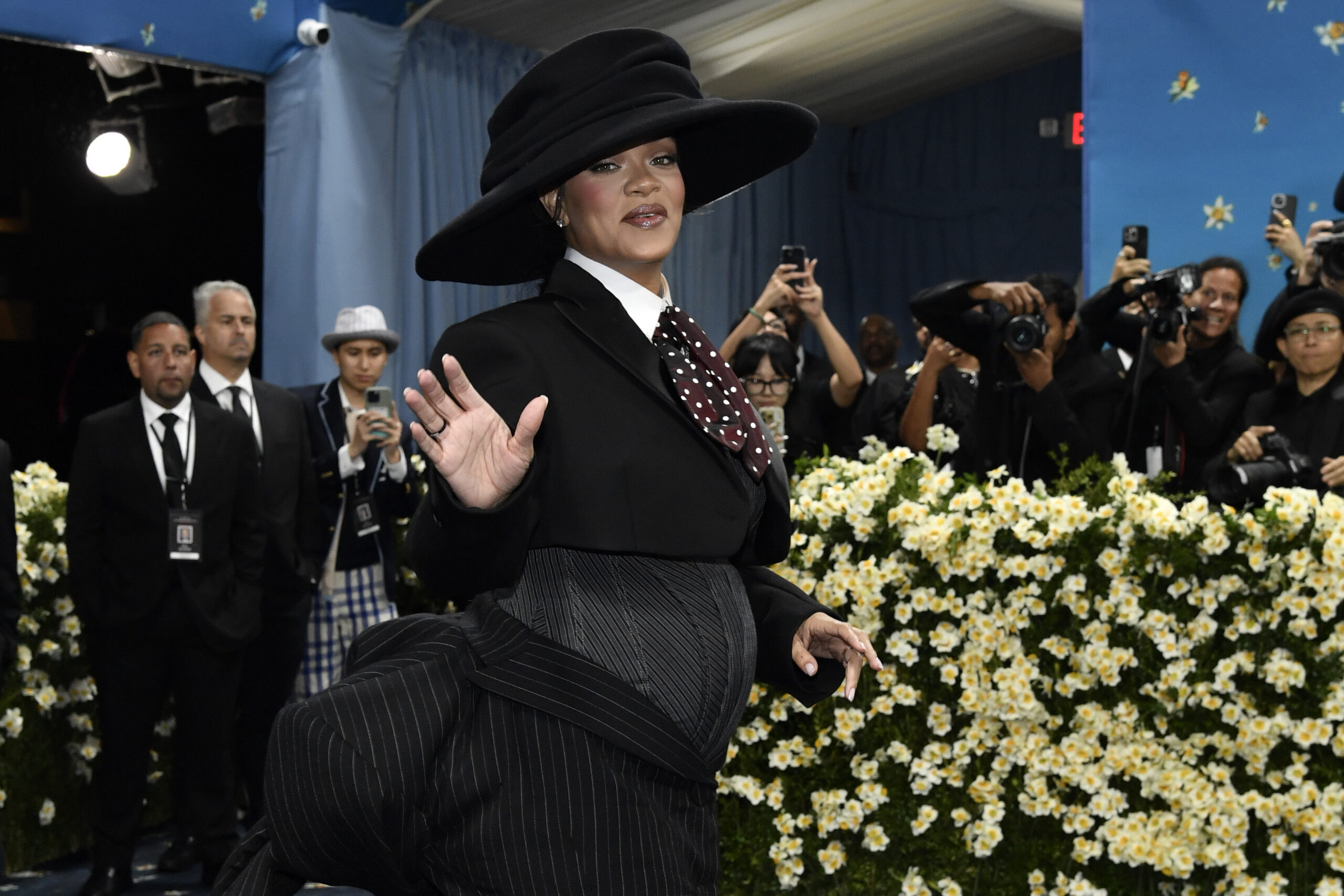 2025 Met Gala: Internet Erupts as Rihanna Shows Off Baby Bump