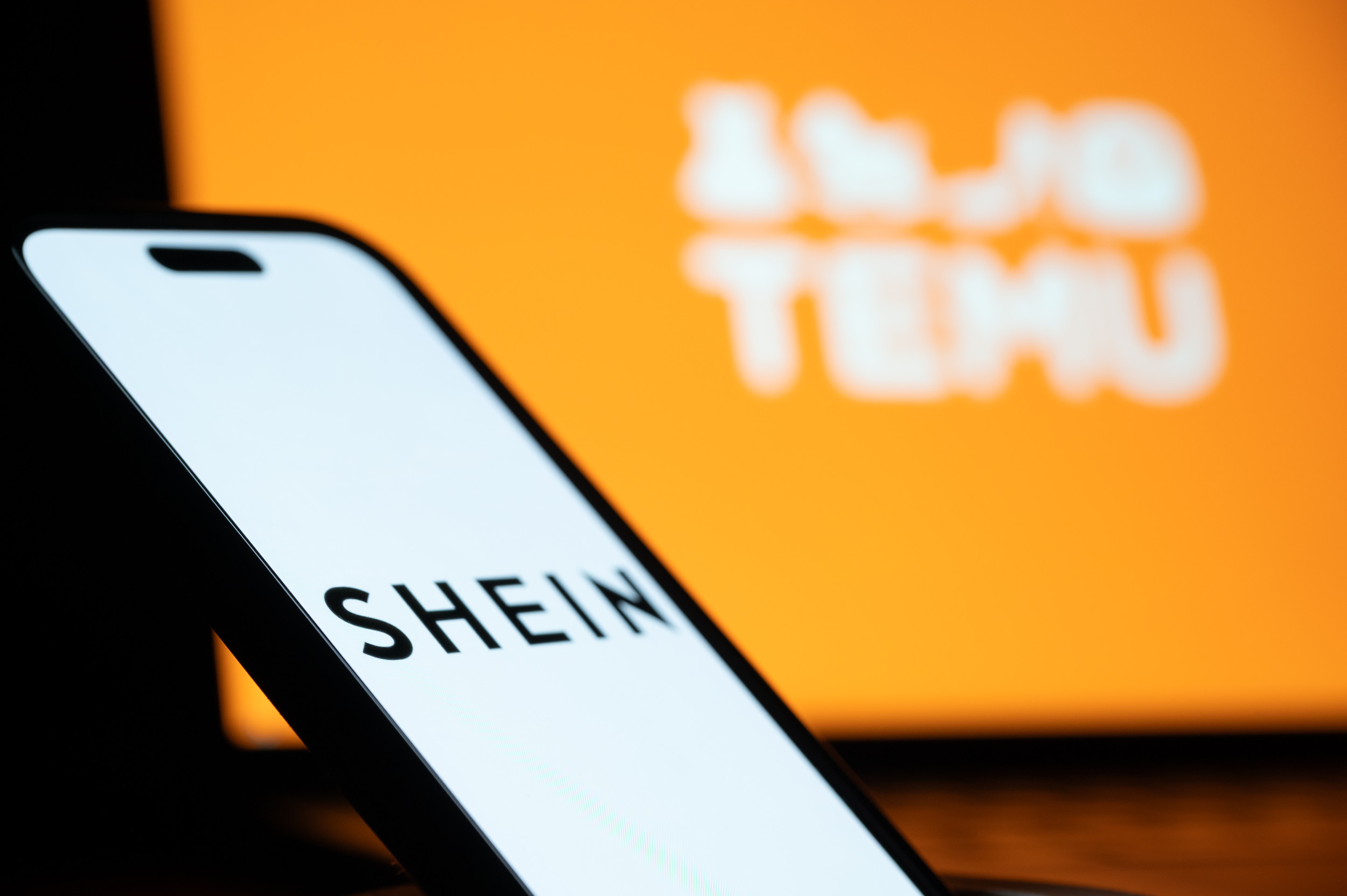 Trump Slashes ‘De Minimis’ Tariff on China for Low Value Packages