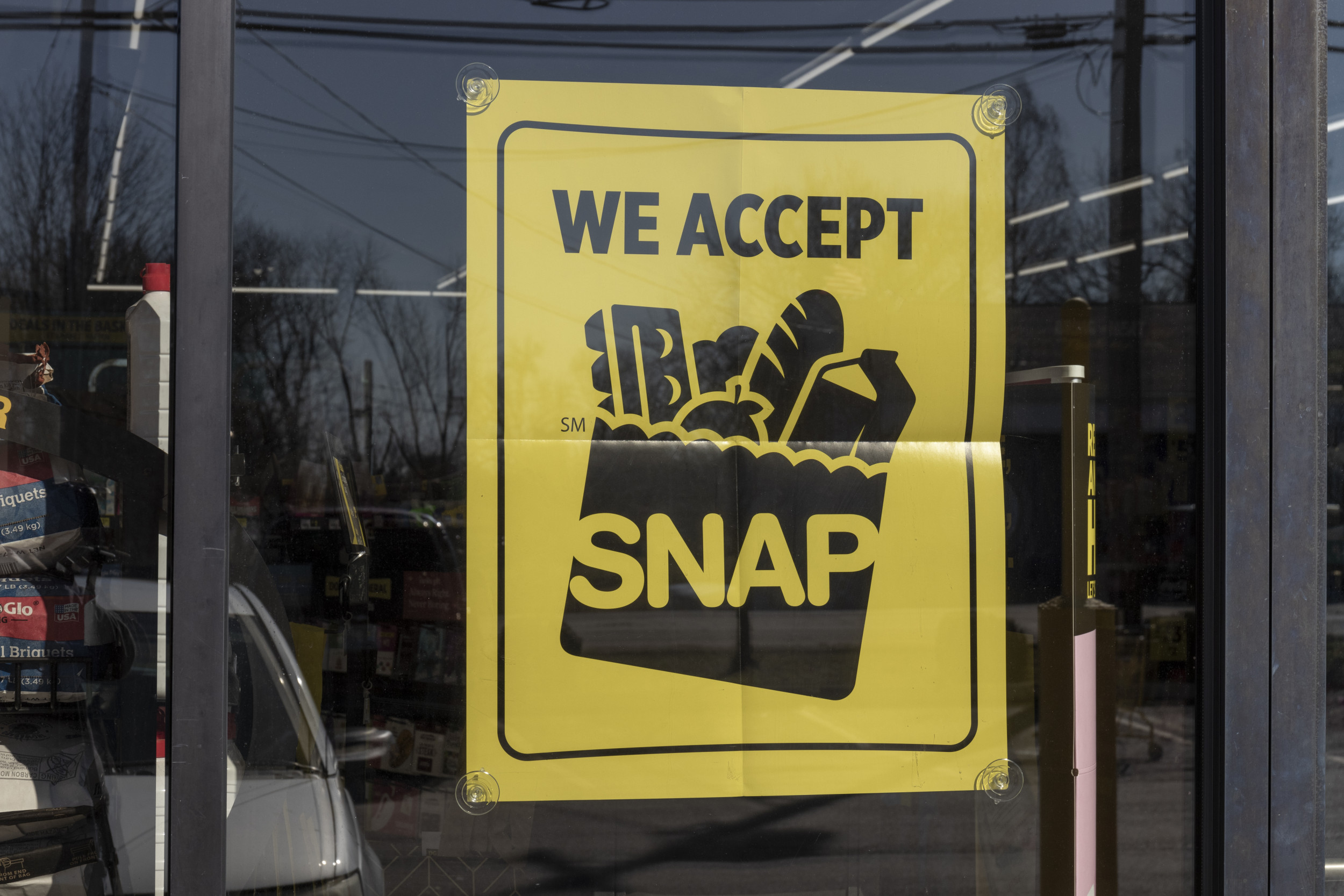 Governor Vetoes Bill That Would Let Felons Get SNAP Benefits