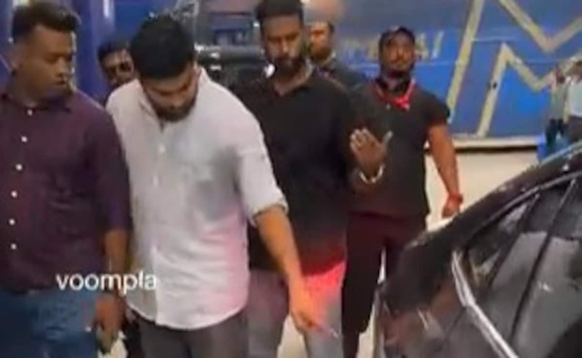 “Yeh Kya Hai?”: Rohit Sharma Scolds Man, Reason Is Dent In His Car. Watch
