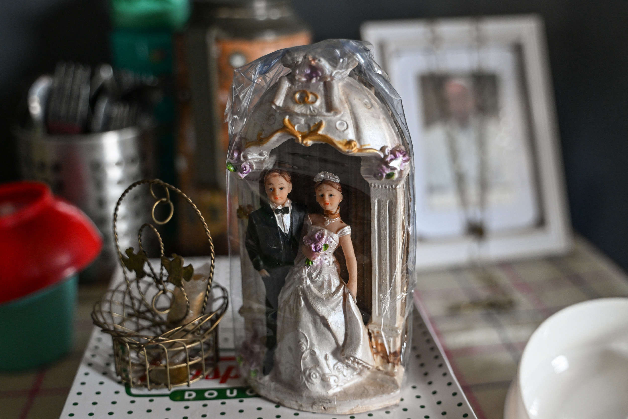 Nearly Half of Gen Z Says Monogamy Is Outdated – Study