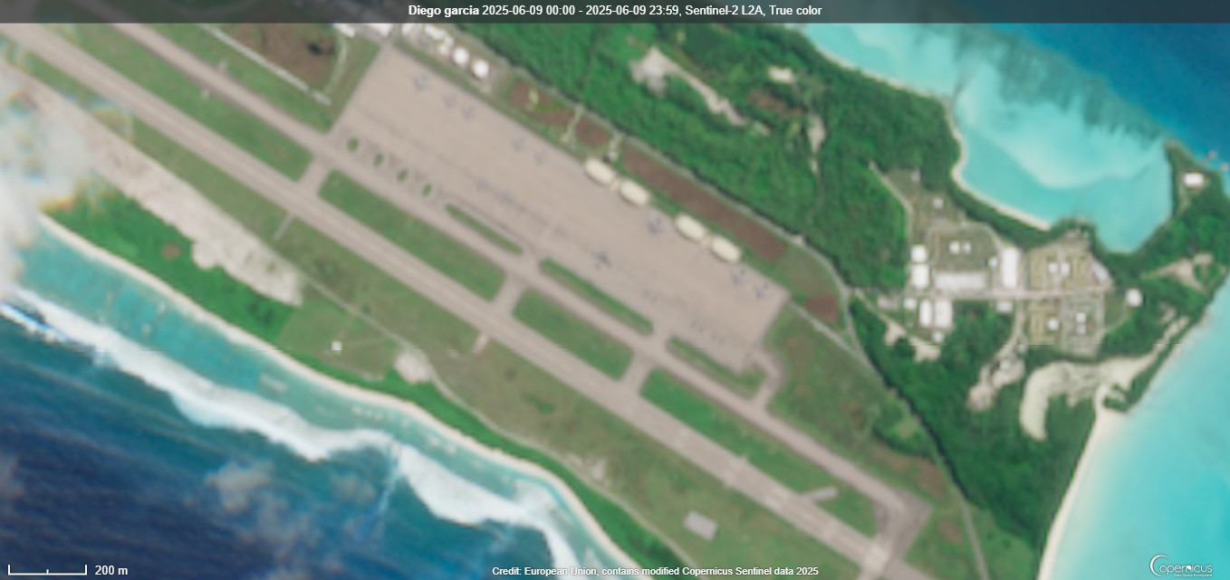 Update: satellite imagery shows US fighter jets and heavy bombers at key Indian Ocean base