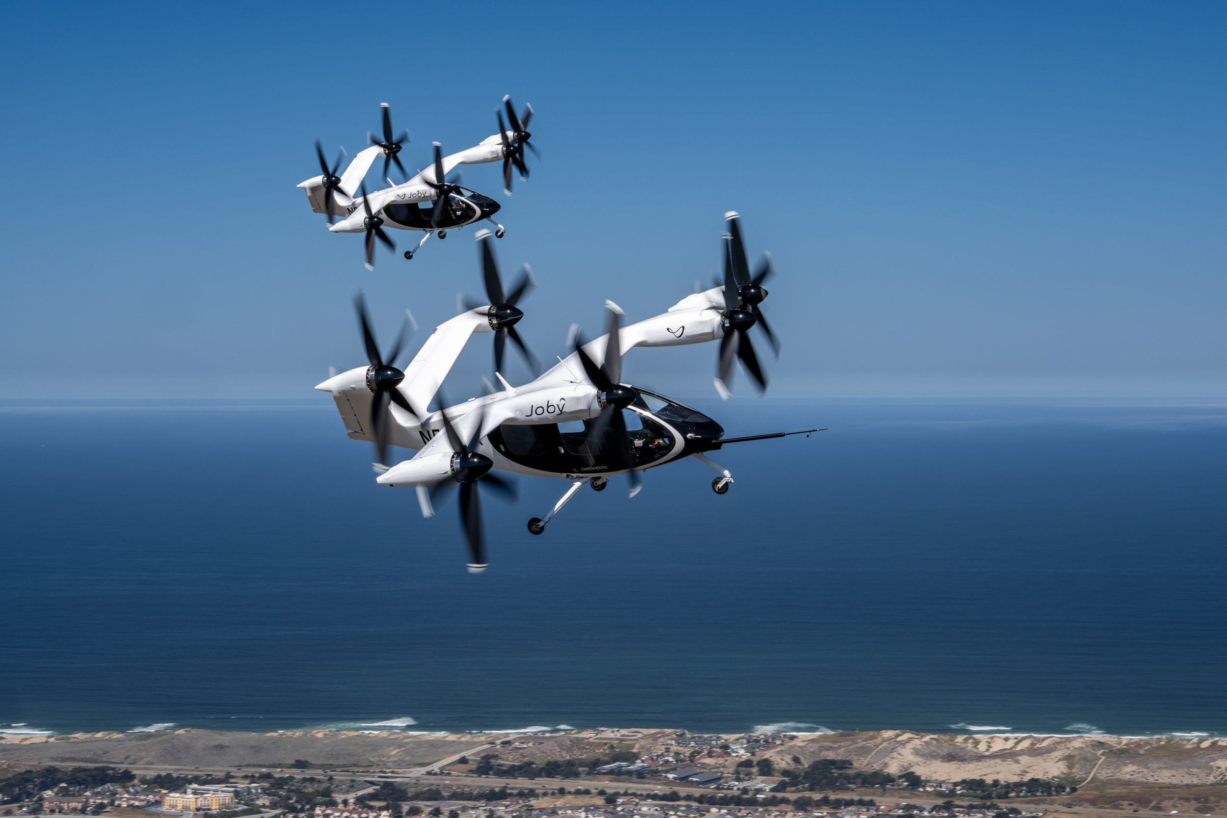 Video Shows Pioneer Flight in Race to Start Electric Air Taxi Service